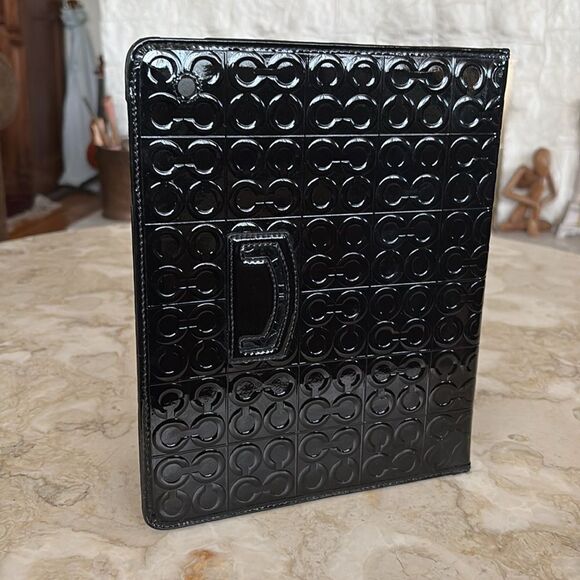 Coach Julia Op Art C Monogram iPad 2 Case - Black Patent Leather Mint Condition - Picture 2 of 11